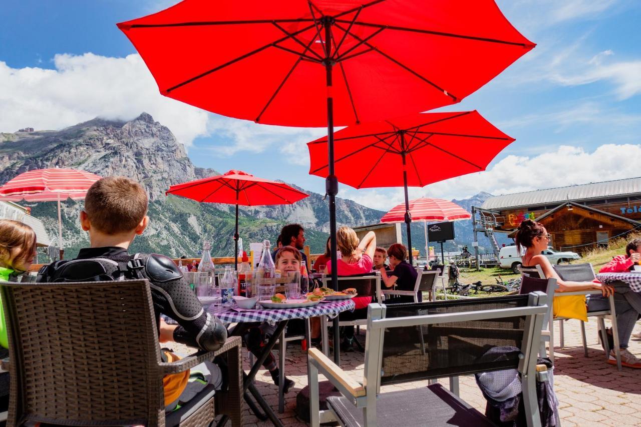 Hotel Restaurant Saint Roch Puy-Saint-Vincent Buitenkant foto