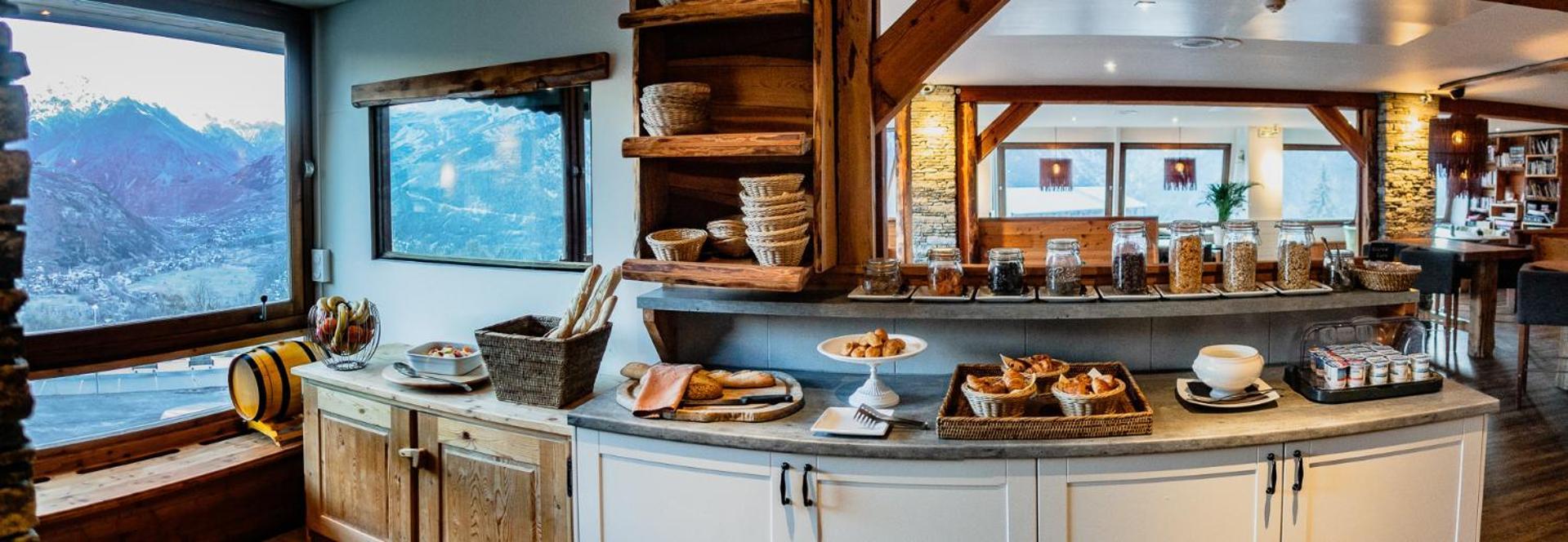 Hotel Restaurant Saint Roch Puy-Saint-Vincent Buitenkant foto