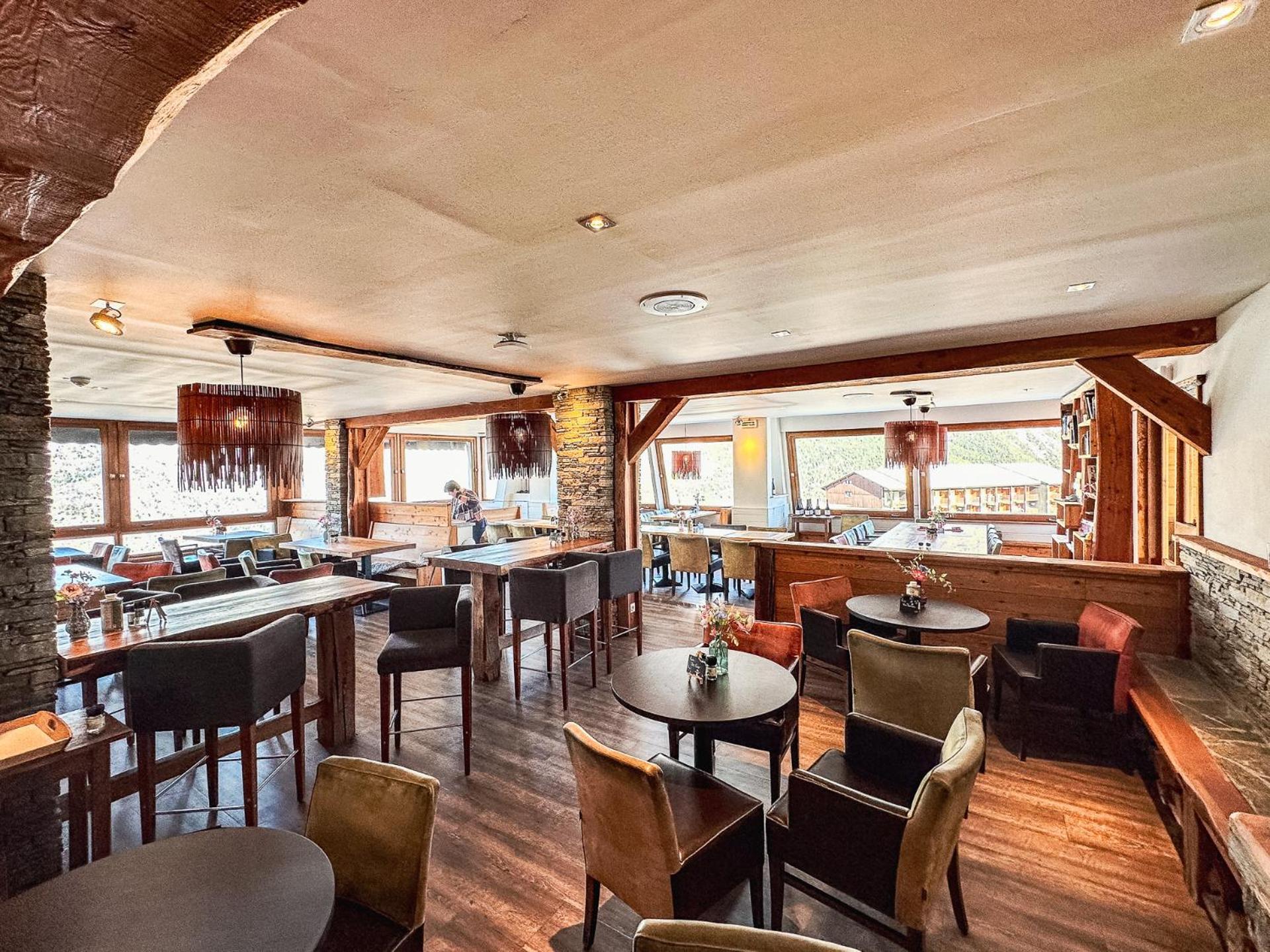 Hotel Restaurant Saint Roch Puy-Saint-Vincent Buitenkant foto